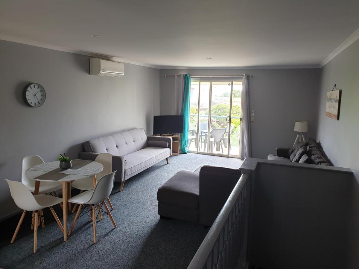 Aqualuna Apartments Sapphire Beach Exterior photo