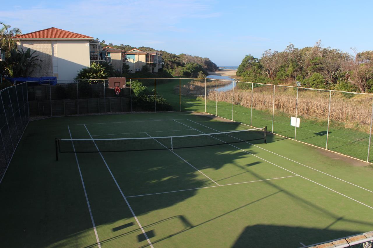 Aqualuna Apartments Sapphire Beach Exterior photo