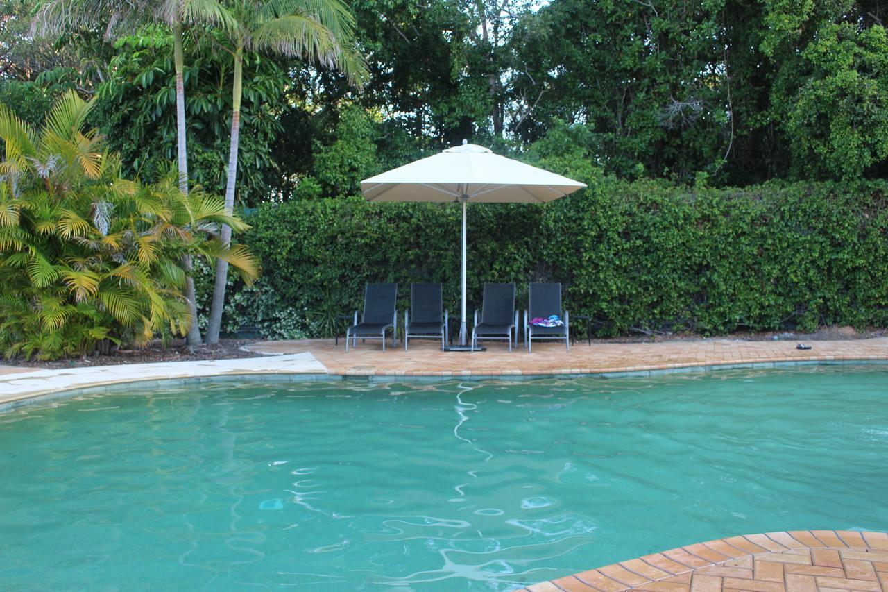 Aqualuna Apartments Sapphire Beach Exterior photo