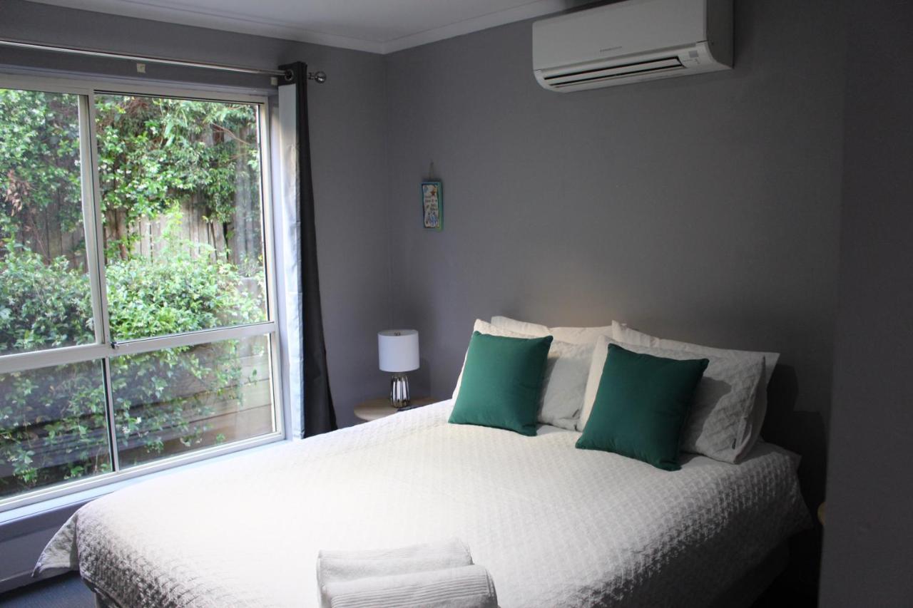 Aqualuna Apartments Sapphire Beach Exterior photo